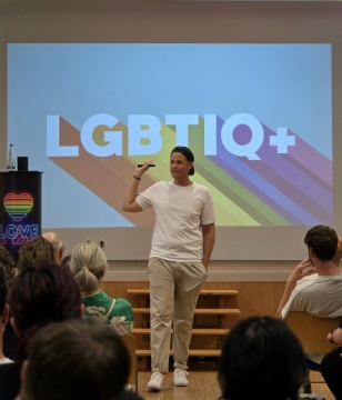 Malte Anders zu Gast bei Don Bosco Aschau mit seinem Programm "Homologie"