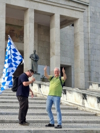 Pater Claudius mit Gesamtleiter Harr auf Turin Fahrt